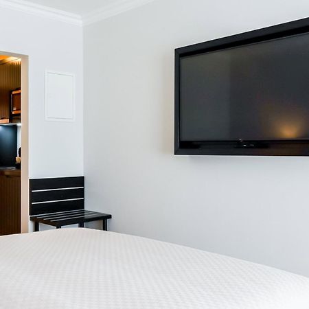 Moderne 1 Zimmer Ferienwohnung Mit Sonnenterrasse Und Parkplatz, In Ruhiger Lage, Nur Wenige Gehminuten Zum Ostsee Sandstrand Scharbeutz Ngoại thất bức ảnh