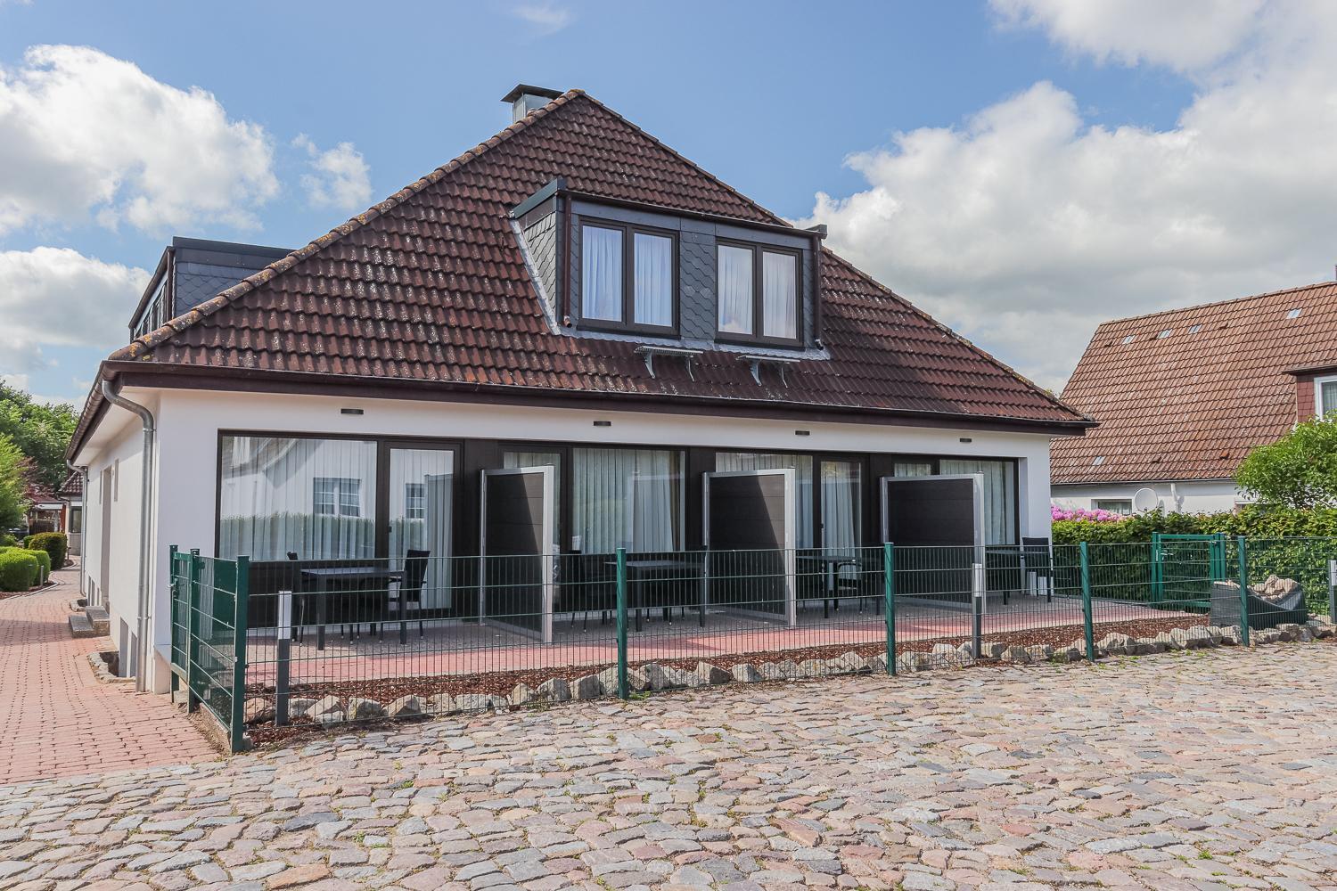 Moderne 1 Zimmer Ferienwohnung Mit Sonnenterrasse Und Parkplatz, In Ruhiger Lage, Nur Wenige Gehminuten Zum Ostsee Sandstrand Scharbeutz Ngoại thất bức ảnh