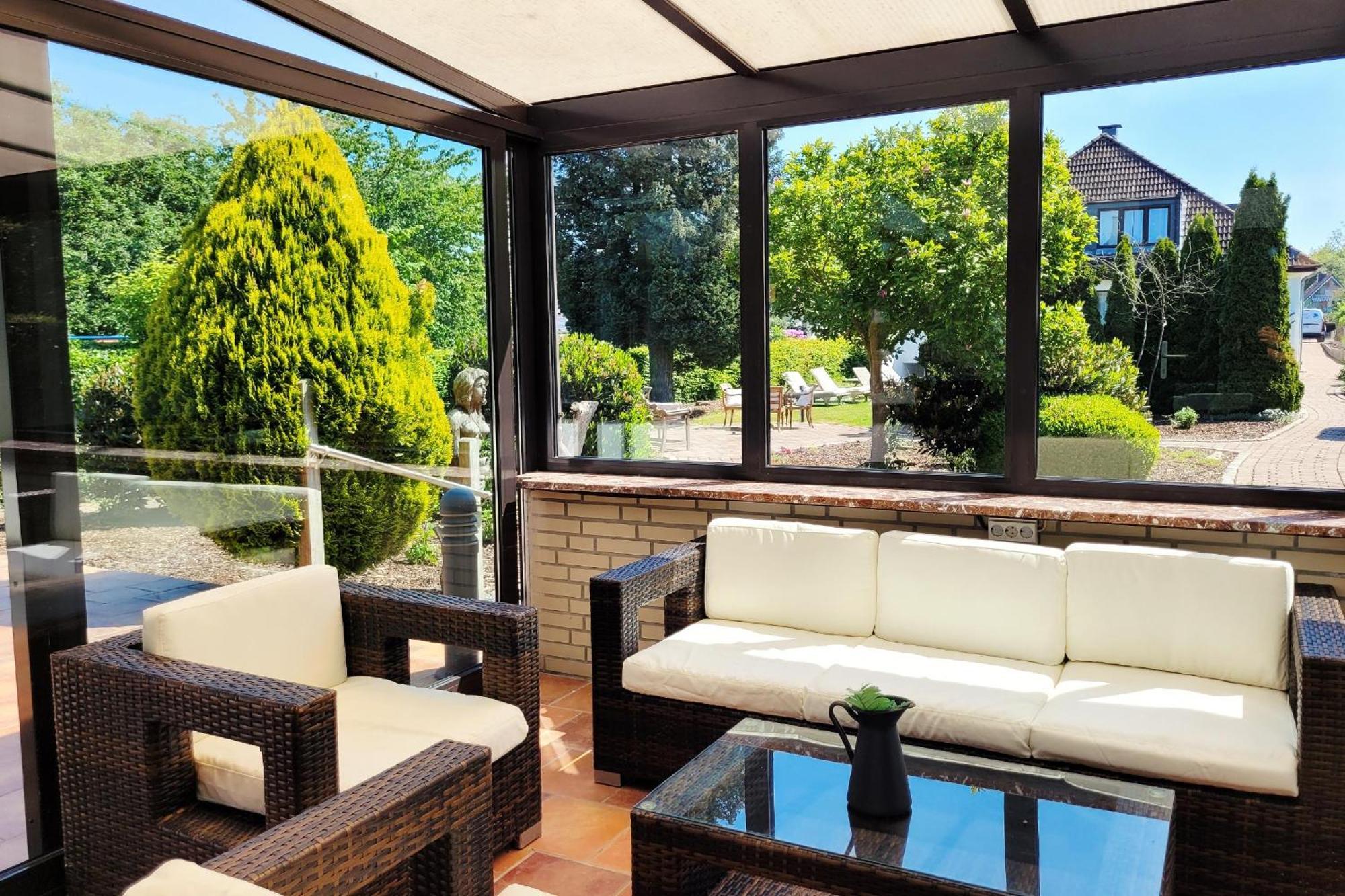 Moderne 1 Zimmer Ferienwohnung Mit Sonnenterrasse Und Parkplatz, In Ruhiger Lage, Nur Wenige Gehminuten Zum Ostsee Sandstrand Scharbeutz Ngoại thất bức ảnh
